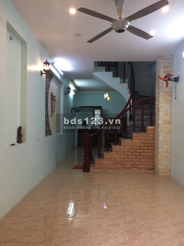 bán nhah nhà giáp nhị 4 tầng 42m ngõ oto đỗ cửa,