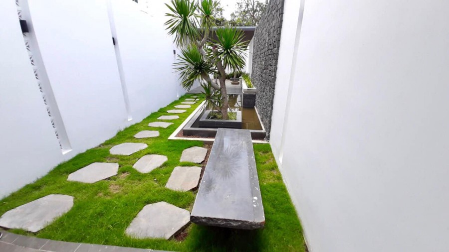Bán Villa Hiện Đại Đường Ba Cu Liên hệ : Mr An 0903458852