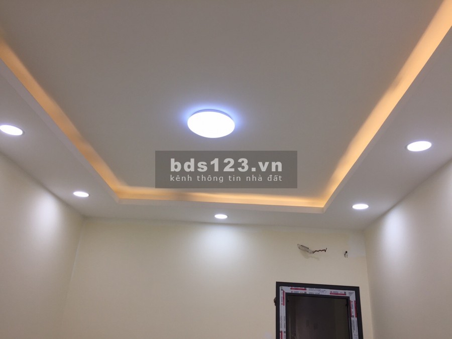 Nhà cho thuê nguyên căn Phường 13 quận Tân Bình. trệt 3 lầu làm văn phòng công ty thoải mái