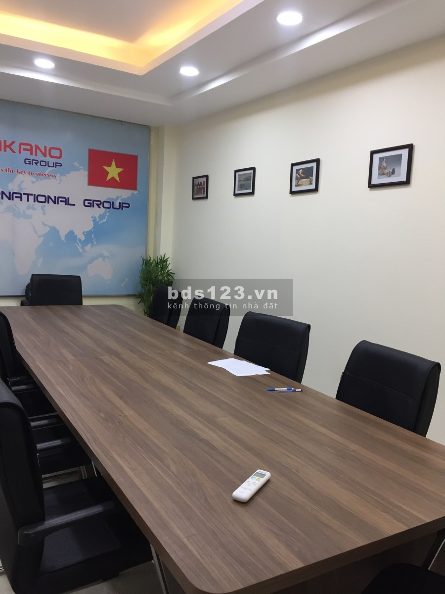 Nhà cho thuê nguyên căn Phường 13 quận Tân Bình. trệt 3 lầu làm văn phòng công ty thoải mái