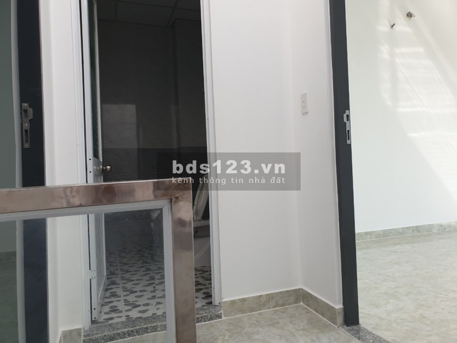 Cần vốn kinh doanh bán gấp nhà 1 trệt 1 lầu 100m2 chợ Bình Chánh!