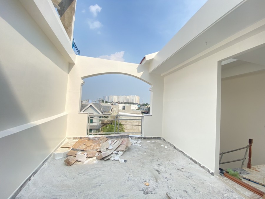 BÁN NHÀ Lô Góc 2MT MỚI Hoàn Công 140M2 Thủ Đức