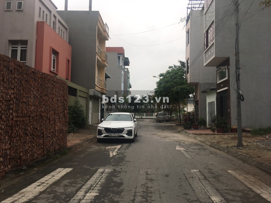 NHẤT CẬN THỊ - NHỊ CẬN GIANG - TAM CẬN LỘ