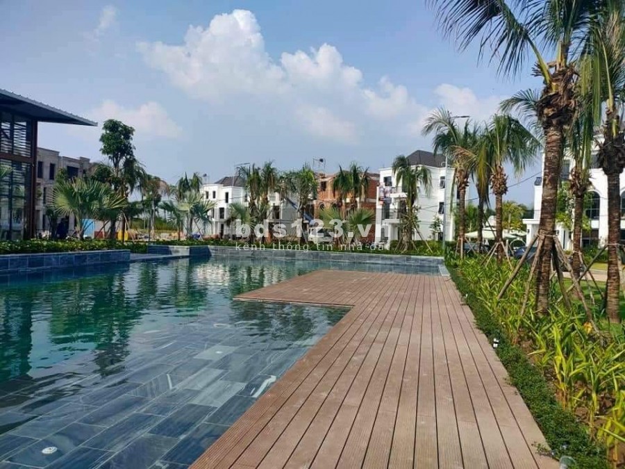 Biệt thự cao cấp trong lòng sân Golf chỉ 3 tỷ 2/căn