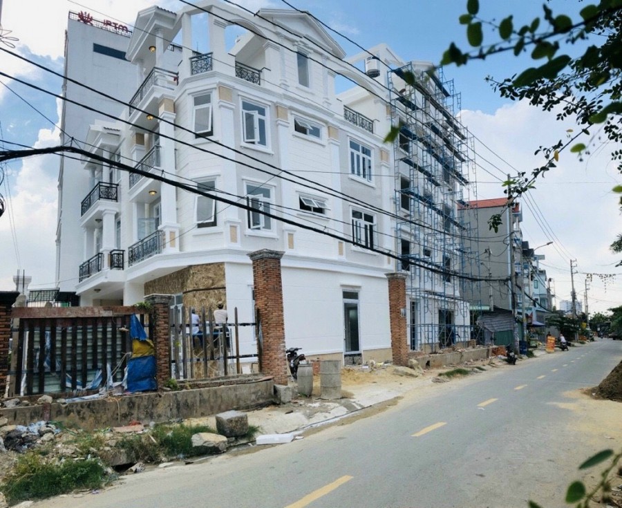 BÁN NHÀ Lô Góc 2MT MỚI Hoàn Công 140M2 Thủ Đức
