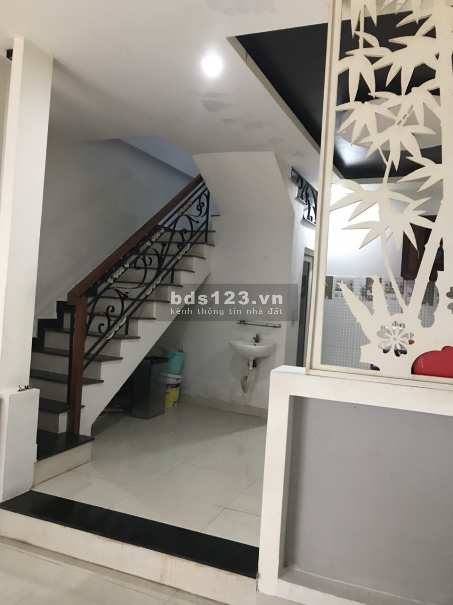 Nhà cho thuê nguyên căn trung tâm giá rẻ