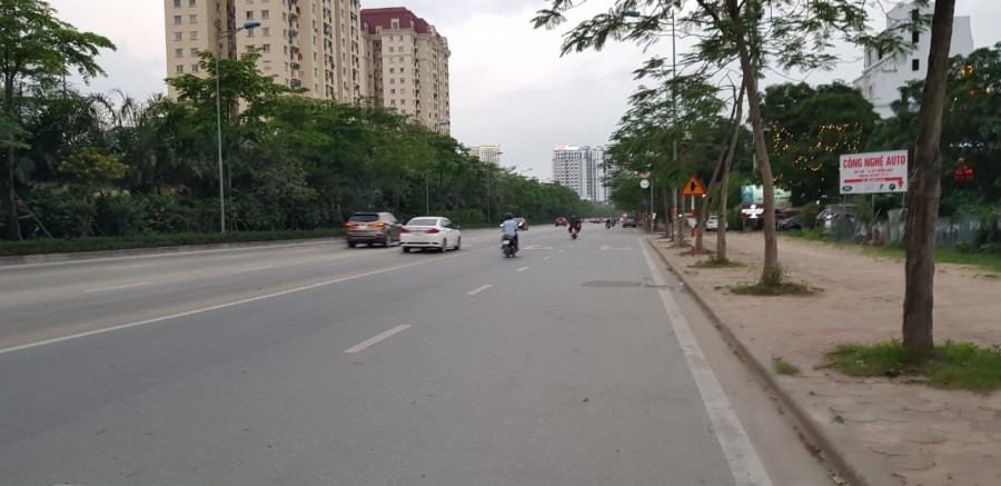 Nhà mặt phố Duy Tân 300m2 vỉa hè rông mặt tiền 13m giá 50 tỷ