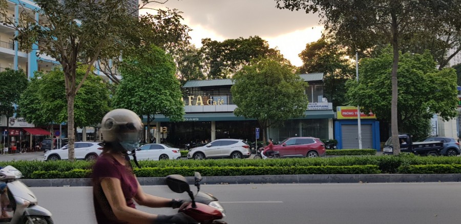 Nhà mặt phố Duy Tân 300m2 vỉa hè rông mặt tiền 13m giá 50 tỷ