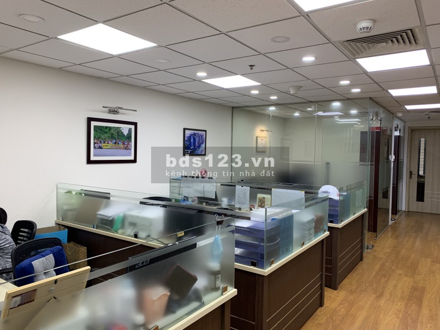 Cho thuê/sang nhượng lại văn phòng công ty tại Diamond Flower