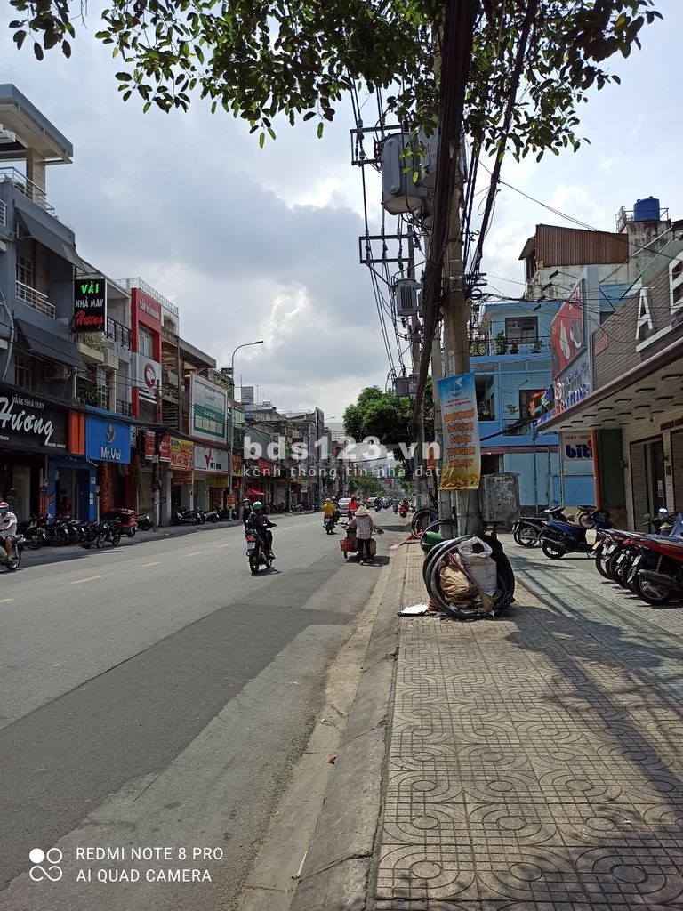 Nhà cho thuê MT đường CMT8 Phường 4 Tân Bình. có 6 phòng, trệt 2 lầu 4x18m