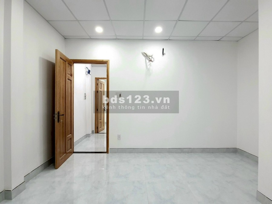 Nhà cho thuê MT đường Quang Trung phường 10 Gò Vấp - nhà nở hậu 12m có sân thượng, kho chứa hàng