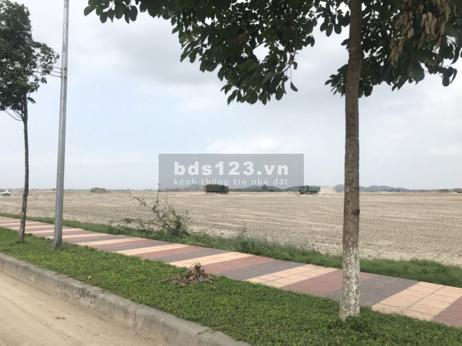 GỘP VỐN CẦN BÁN NHANH 2 MIẾNG ĐẤT NẰM TRONG TRUNG TÂM THỊ XÃ GIÁ 470TR