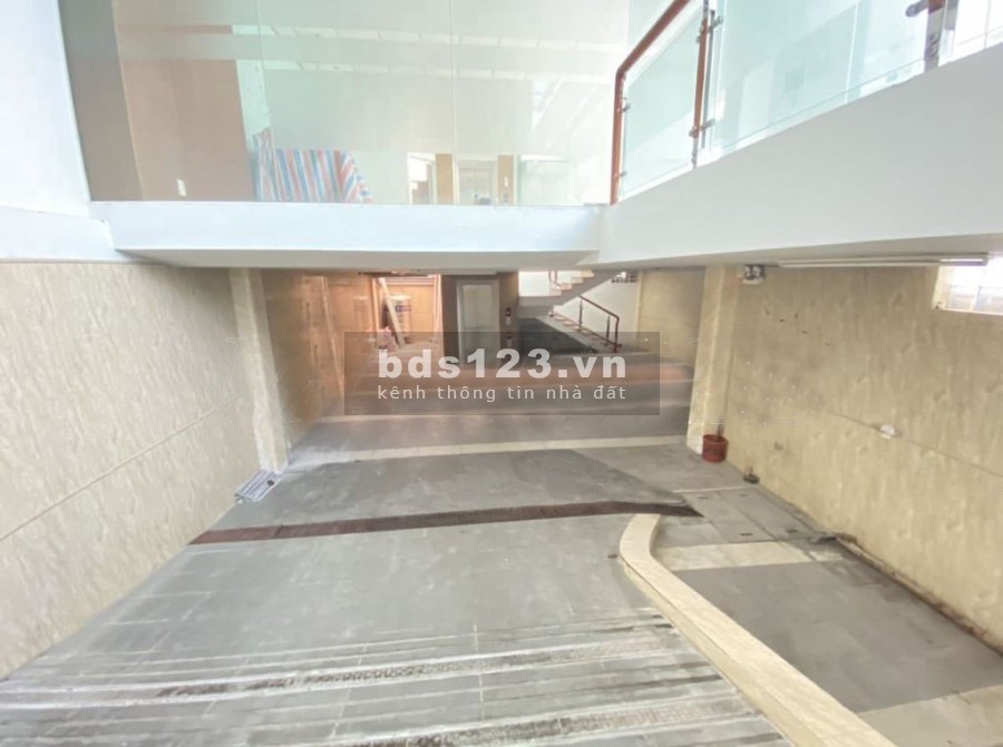 Tòa nhà VP mặt tiền Trần Não 600m2 hầm 5 sàn trống suốt =thang máy