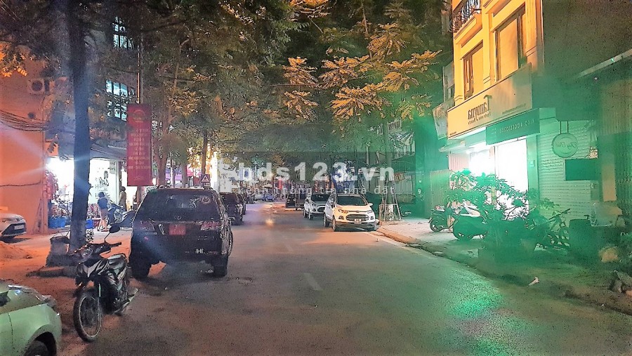 Bán nhà mặt phố Phan Kế Bính. Vỉa hè, ô tô, KD. 68m 5tầng TM MT6.8m 17tỷ