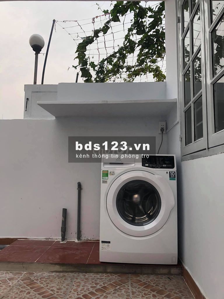 Cho thuê phòng trọ 28m2 Full nội thất, nhà mặt tiền Phú Nhuận mới xây