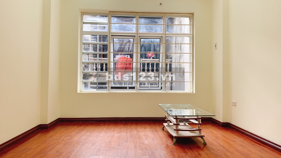 Bán Nhà ngõ Tứ Liên giá 4.5 tỷ diện tích 32m2, mặt tiền 3.5m xây 5 tầng đẹp