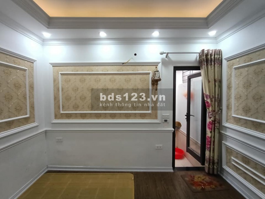 NHỈNH 3 TY Ô TÔ TRÁNH CÁCH NHÀ 10M NHÀ ĐẸP ĐẦY ĐỦ CÔNG NĂNG