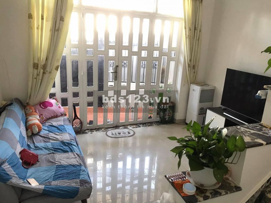 Chuyển công tác cần bán gấp nhà hẻm Đồng Nai.