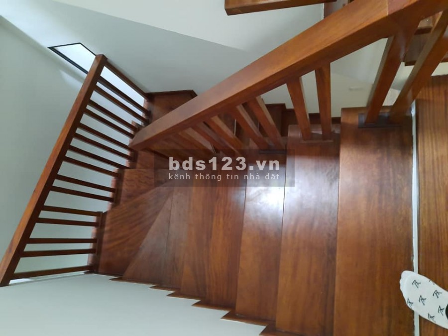 Nhà Phố Vọng, Gần Phố, Ở Ngay, 32m2x5T, Giá Nhỉnh 3 Tỷ.