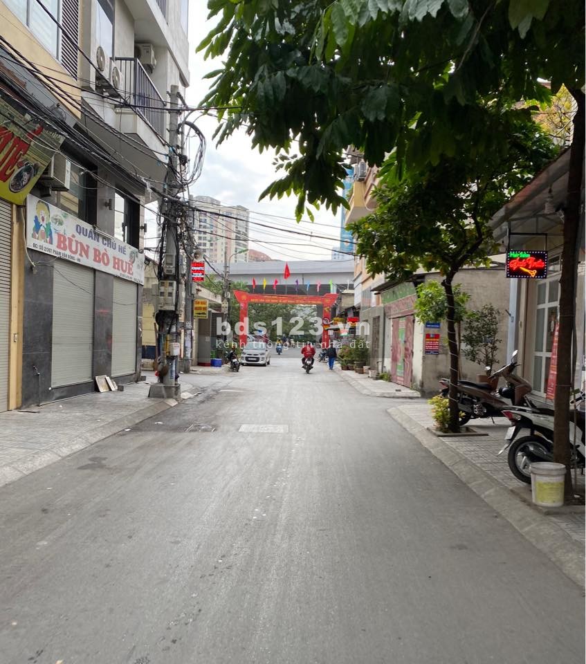 Cần bán đất lô góc phố Hoàng Quốc Việt 170m2 mặt tiền 10m giá 35 tỷ