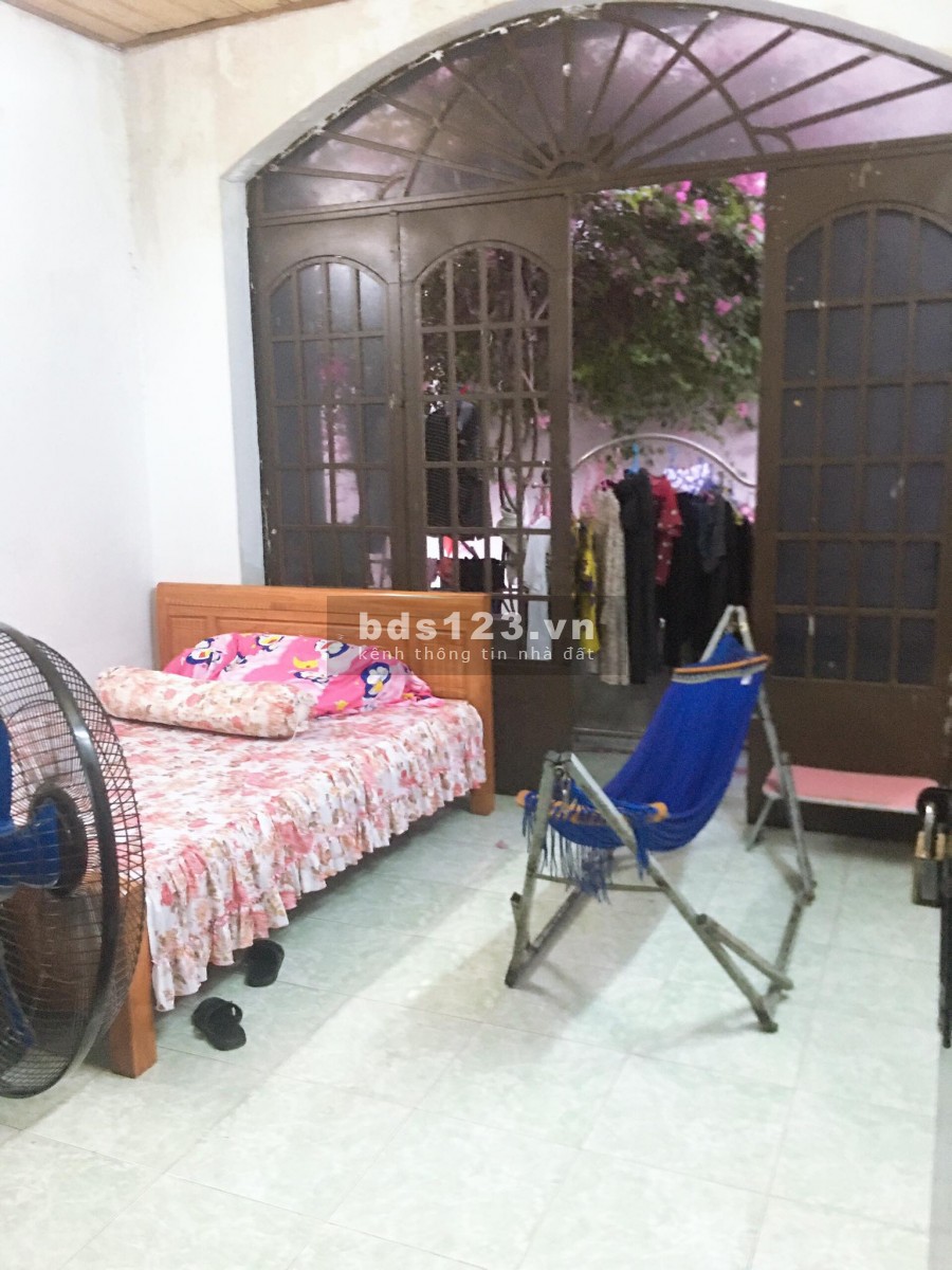 LŨY BÁN BÍCH GẦN ĐẦM SEN CHƯA QUA ĐẦU TƯ CÁCH MẶT TIỀN ĐÚNG 1 CĂN 82M2 4 PN CHỈ 5.6 TỶ