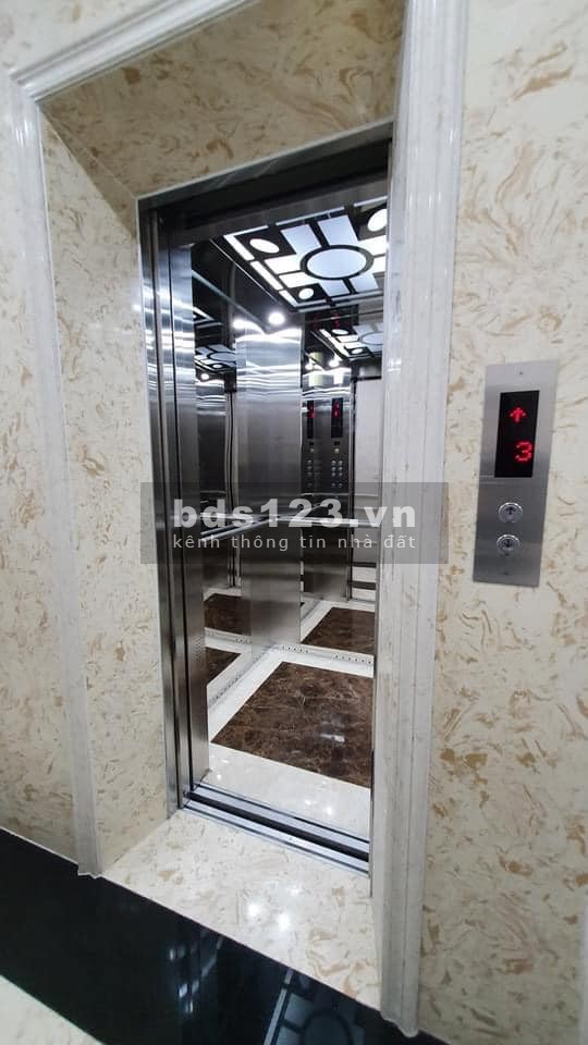 Cần bán đất lô góc phố Hoàng Quốc Việt 170m2 mặt tiền 10m giá 35 tỷ