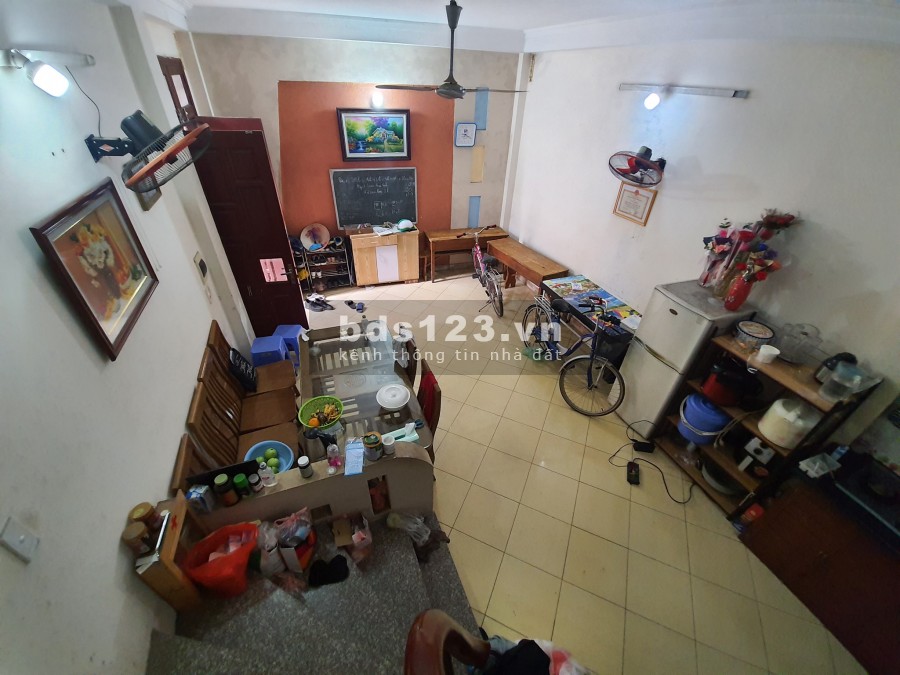 Bán nhà Hoàng Liệt 5 tầng 31m2, giá 3 tỷ - ô tô đỗ cổng
