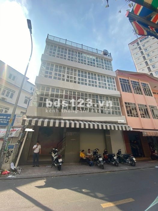 Phùng Văn Cung, Phường 3, Quận Phú Nhuận. Ngang 12m - vị trí đẹp