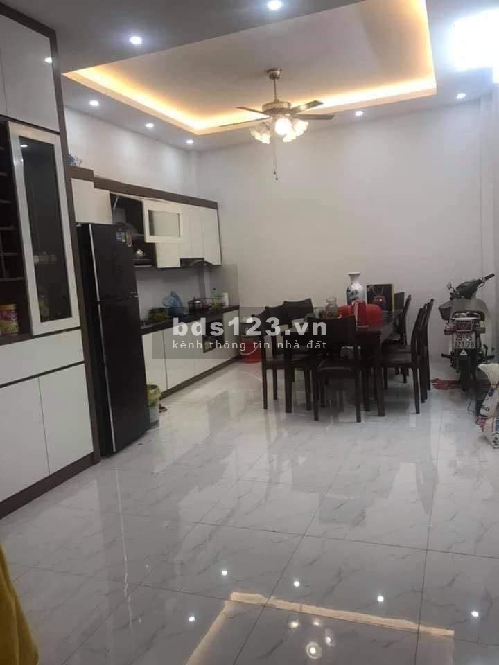 Bán gấp nhà mới tại Khương Đình diện tích hơn 60m2 giá nhỉnh 5 tỷ