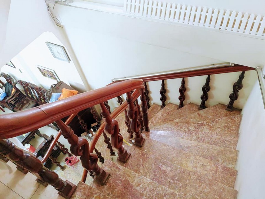 QUÁ HIẾM, BÁN NHÀ THÁI THỊNH, ĐỐNG ĐA, Ô TÔ, KINH DOANH SẦM UẤT, AN SINH ĐỈNH MÀ CHỈ 8.5 TỶ.