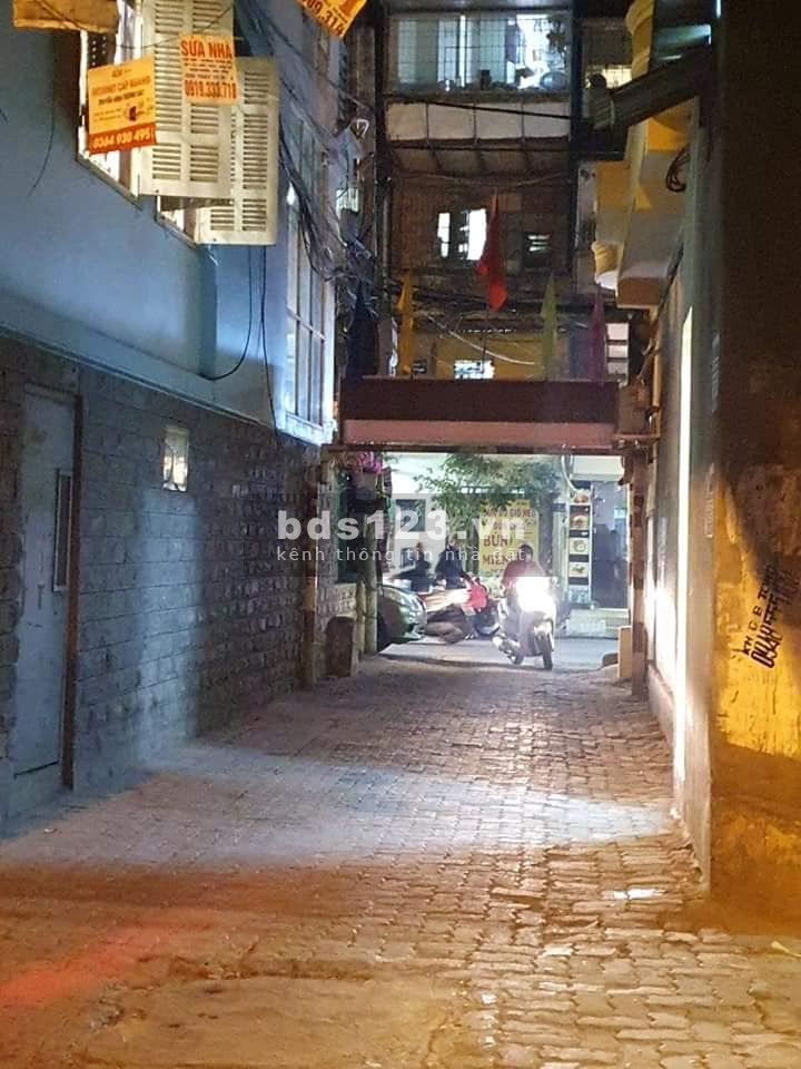 BÁN ĐẤT TẶNG NHÀ 43m2, MT3,4m, 3 tỷ KHUẤT DUY TIẾN SÁT QUẬN ỦY DÂN TRÍ CỰC CAO TIỆN ÍCH ĐỦ ĐẦY OTO QUAY ĐẦU CÁCH 20M