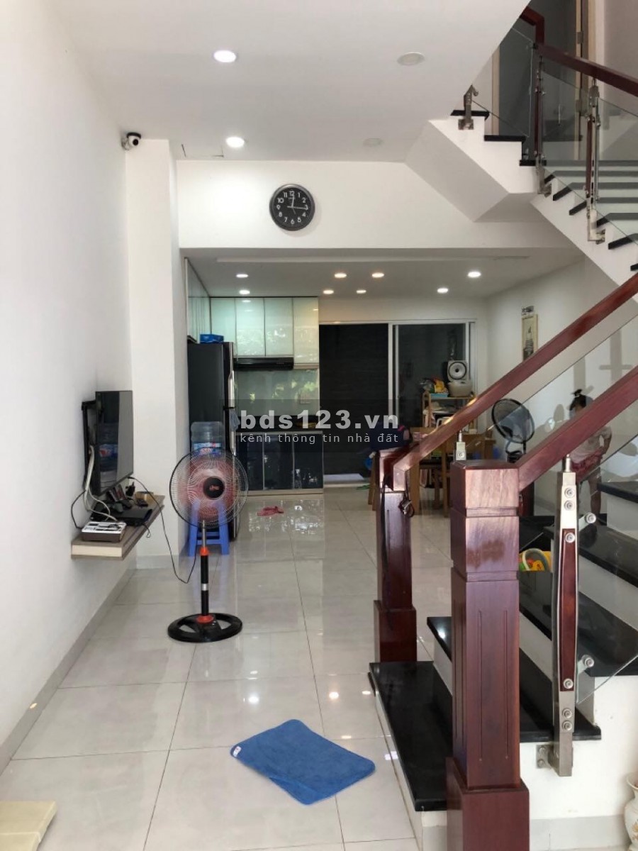 XE hơi vào nhà Thạnh Lộc Quận 12 4 tỷ nhỉnh tl 55m2 3 tầng