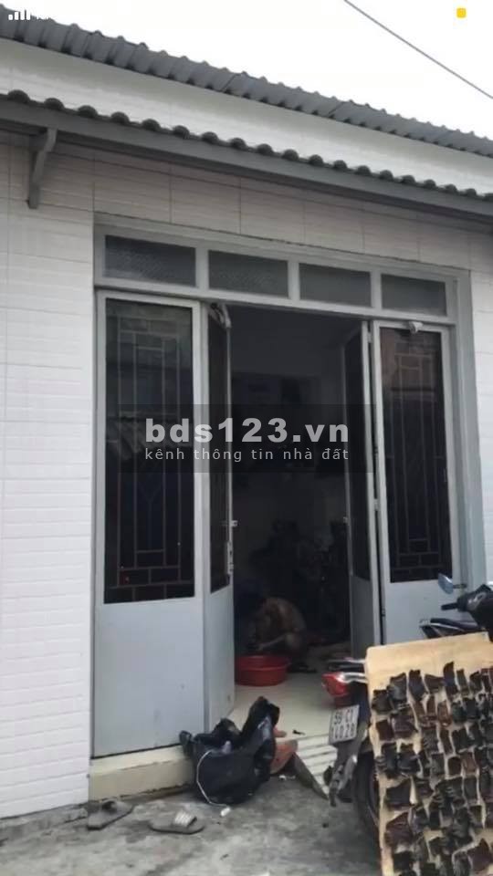 Bán nhà mặt tiền góc hẻm ba gác đường Lê Văn Lương 88m2 đang cho thuê 8tr giá chỉ 3,6 tỷ.