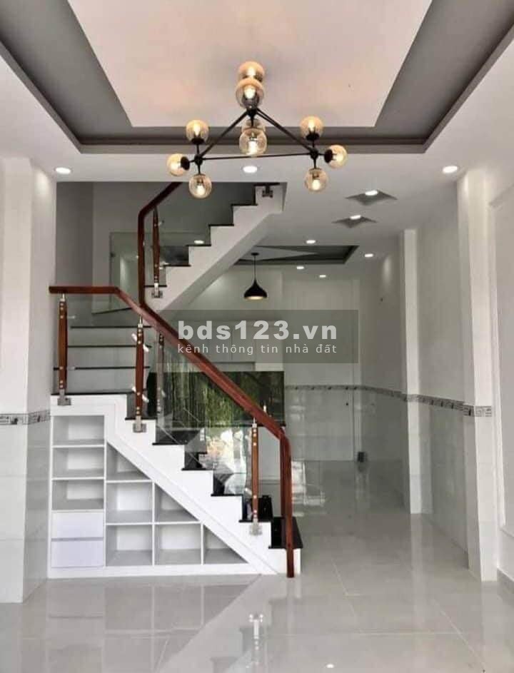 Bán Đất Long Trạch Cách Chợ Bình Chánh 2Km. Sổ Hồng Sang Tên Trong Tháng. Khu Sinh Lời Cao