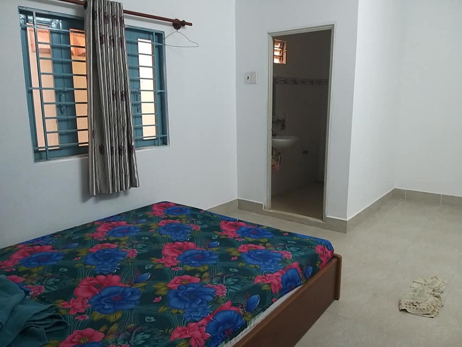 Bán gấp nhà hẻm Huỳnh Văn Bánh, trung tâm Phú Nhuận, an cư lạc nghiệp, 50m2, 2 tầng, 2 phòng ngủ + 3 vệ sinh.