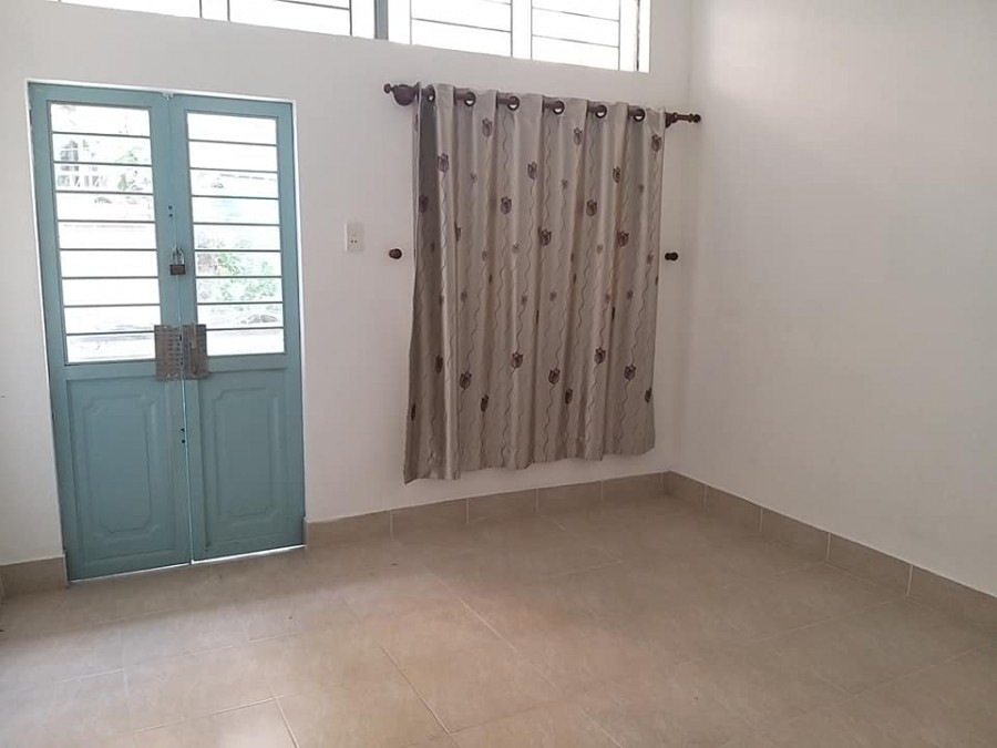Bán gấp nhà hẻm Huỳnh Văn Bánh, trung tâm Phú Nhuận, an cư lạc nghiệp, 50m2, 2 tầng, 2 phòng ngủ + 3 vệ sinh.