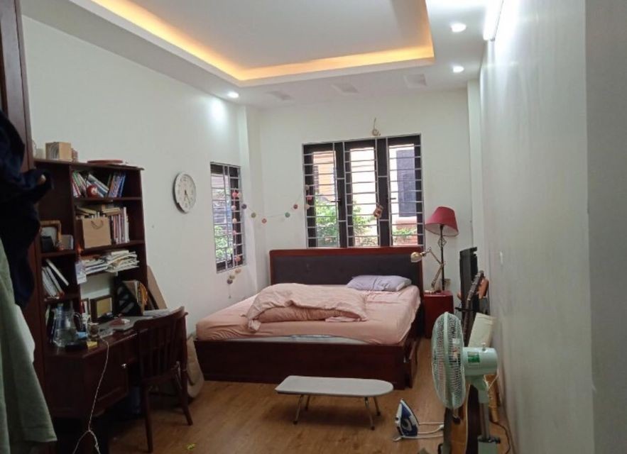 Bán nhà 4 tầng phố Đội Cấn, 32m2, mặt tiền 4m giá siêu hời hơn 2 tỷ, ngõ nông chính chủ