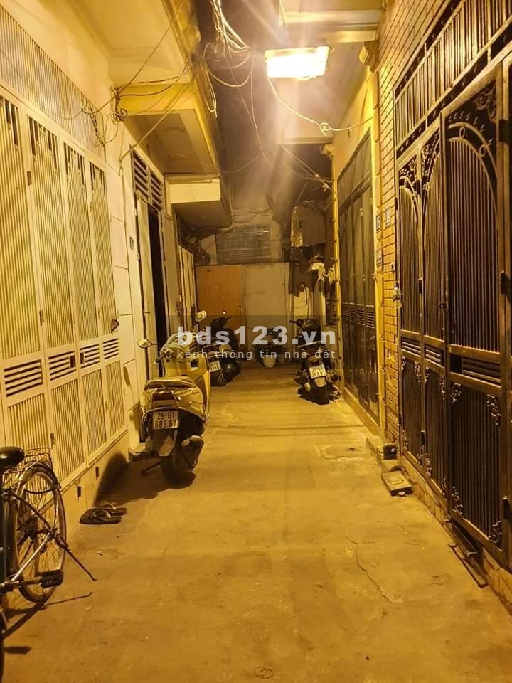 BÁN ĐẤT TẶNG NHÀ 43m2, MT3,4m, 3 tỷ KHUẤT DUY TIẾN SÁT QUẬN ỦY DÂN TRÍ CỰC CAO TIỆN ÍCH ĐỦ ĐẦY OTO QUAY ĐẦU CÁCH 20M