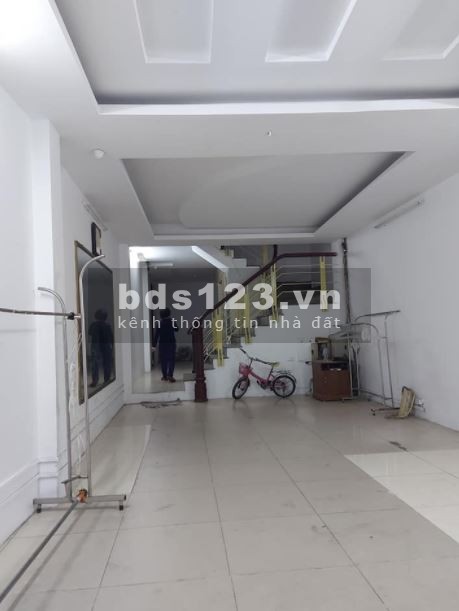 Bán nhà mặt phố Trần Hữu Tước, Hà Nội 70m2, 20 Tỷ