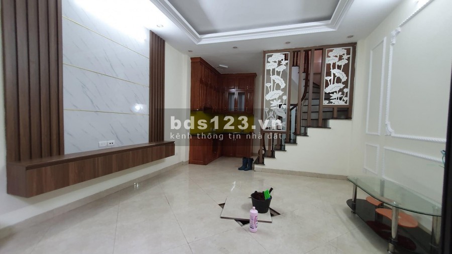 Bán nhà phố Minh Khai, Nhà mới ở ngay, khu văn minh ở thích 30m2 x 5 Tầng x MT 4.2m giá 3.35 tỷ