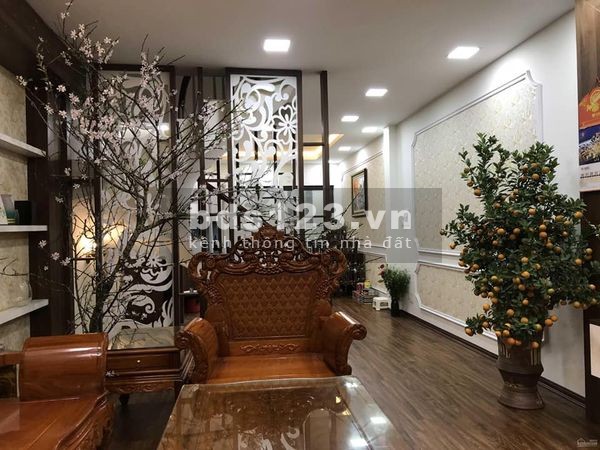 Nhà Võng Thị, oto 4 chỗ vào nhà,cho thuê, ở luôn, giá 8.7 tỷ