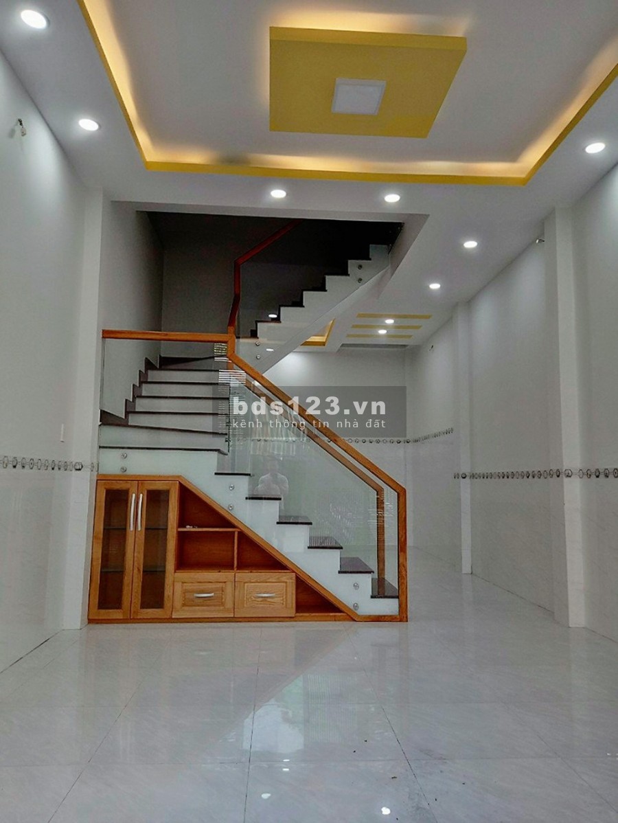Nhà đẹp rộng rãi, Phạm Văn Bạch, P.15, Tân Bình. 4,6 tỷ