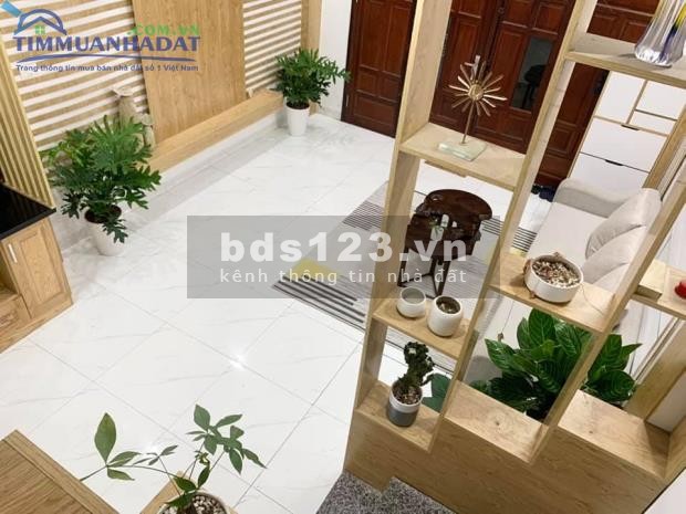 Bán nhà nguyên căn tổ 10 Yên Nghĩa, Hà Đông, 5 tầng đúc, dt 31m2, giá 2.6 tỷ, ô tô vào nhà