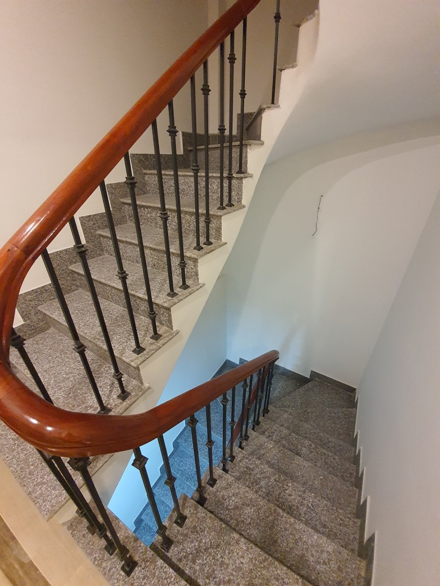 Mặt phố Trung kính, 161m2, 8 tầng, vỉa hè rộng nhỉnh 45 tỷ