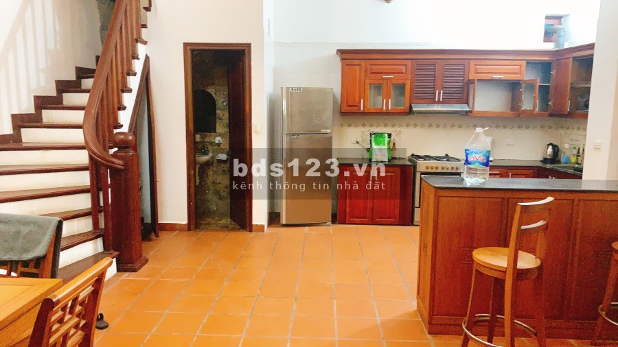 Bán Nhà ngõ Tứ Liên giá 4.5 tỷ diện tích 32m2, mặt tiền 3.5m xây 5 tầng đẹp