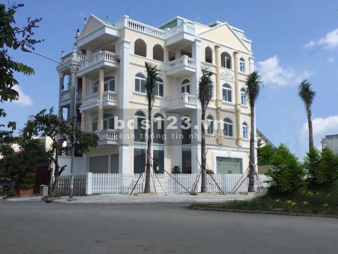 Tòa nhà VP mặt tiền Trần Não 600m2 hầm 5 sàn trống suốt =thang máy