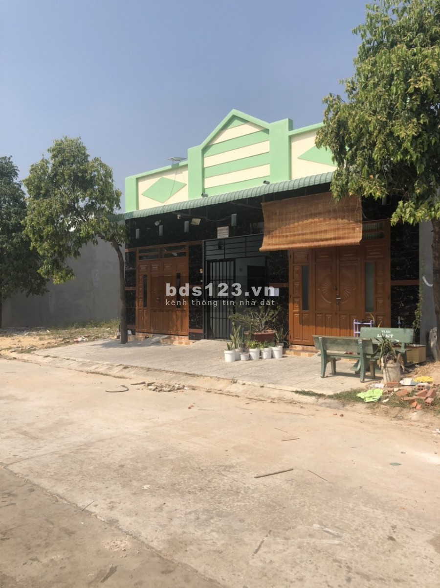 Chính Chủ cần bán 2 dãy trọ tại kcn mỹ phước dân đông, đối diện chợ