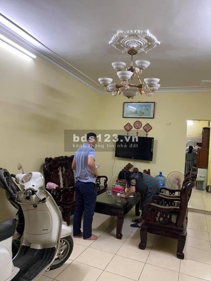 Nhà phố Vip Nguyễn Sơn, ô tô, ba bước ra phố 44m2, 3 Tầng, Gía 3,7 Tỷ