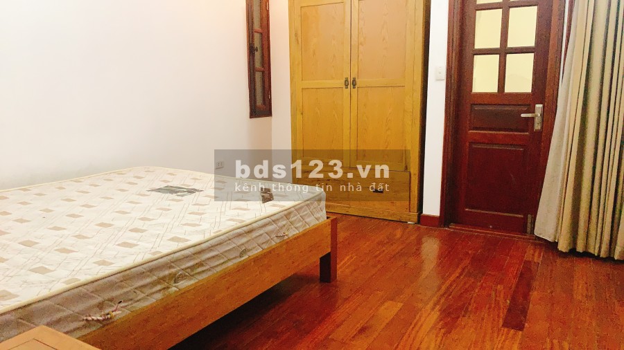 Bán Nhà ngõ Tứ Liên giá 4.5 tỷ diện tích 32m2, mặt tiền 3.5m xây 5 tầng đẹp