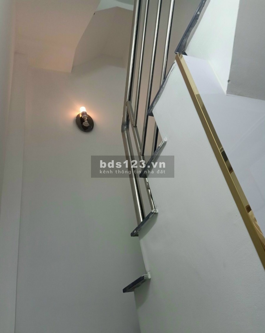 Bán nhà Ni Sư Huỳnh Liên 20m2, 4 tầng vào ở ngay, q tân bình, chỉ 2 tỷ 56
